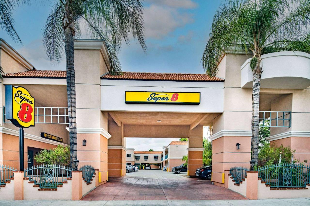 Мотель Super 8 By Wyndham North Hollywood Лос-Анджелес Экстерьер фото