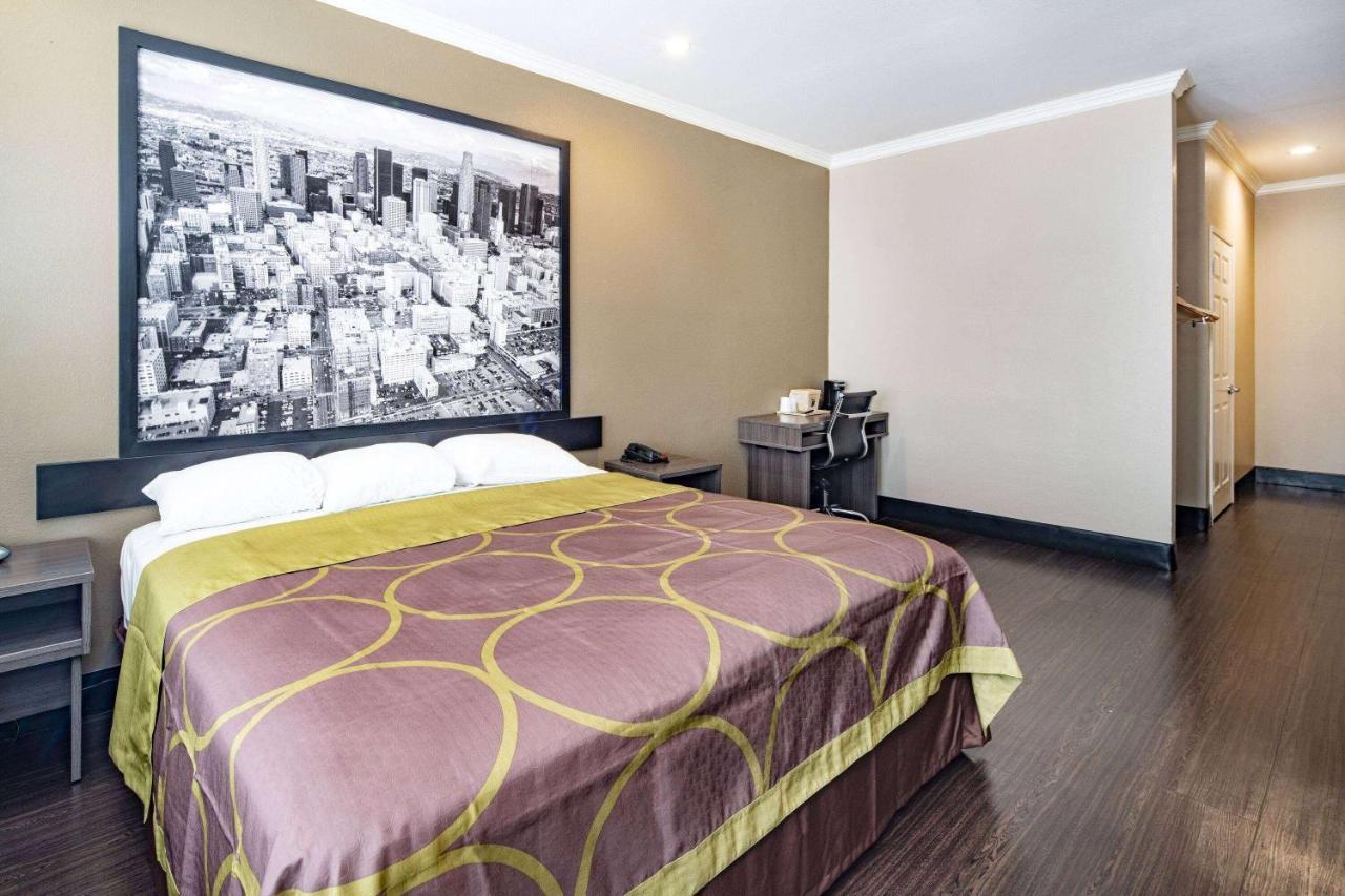Мотель Super 8 By Wyndham North Hollywood Лос-Анджелес Экстерьер фото