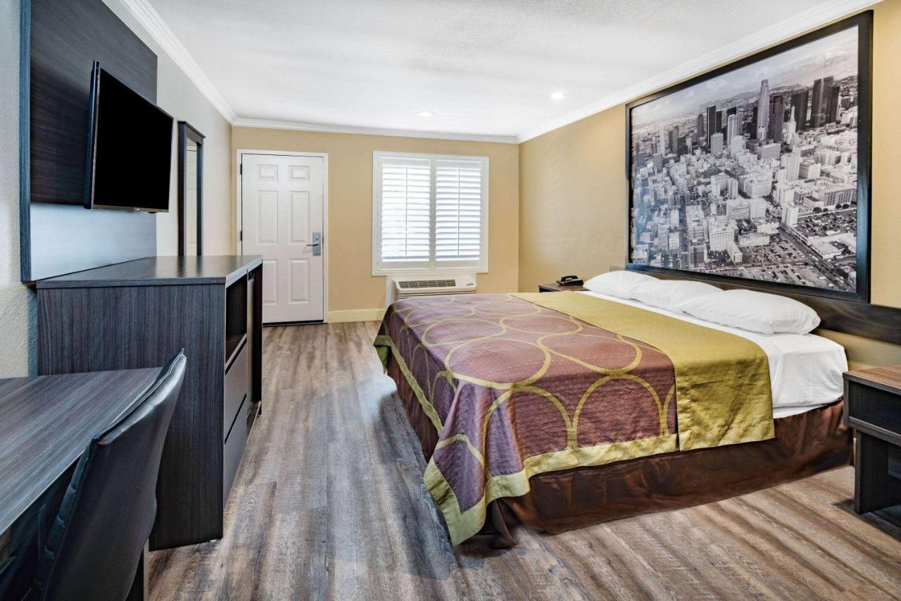 Мотель Super 8 By Wyndham North Hollywood Лос-Анджелес Экстерьер фото