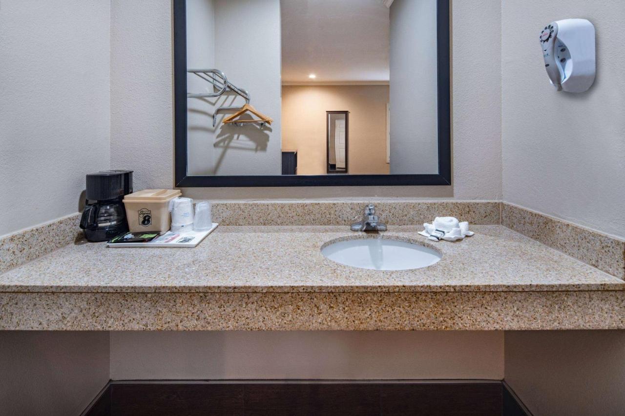 Мотель Super 8 By Wyndham North Hollywood Лос-Анджелес Экстерьер фото