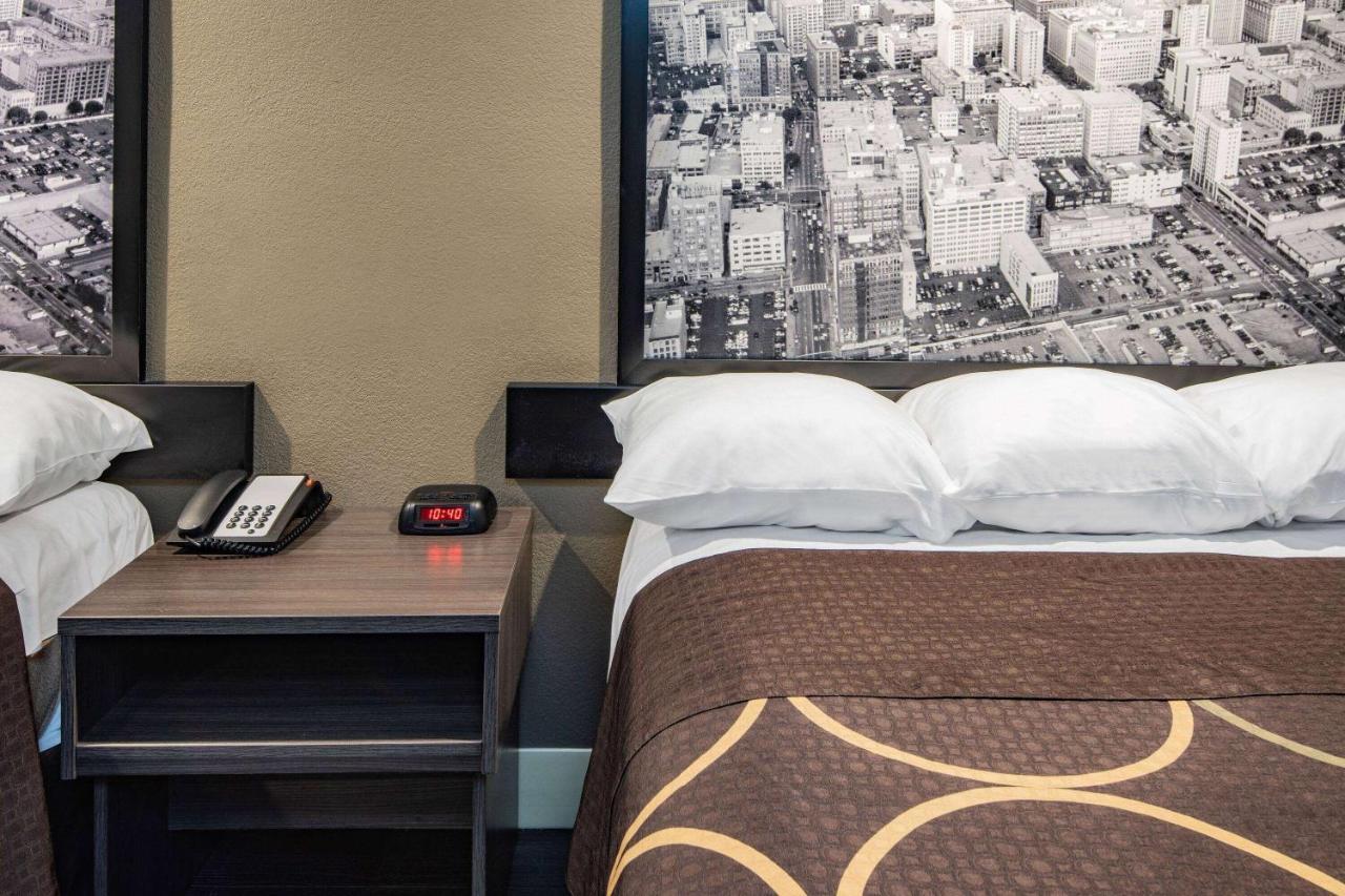 Мотель Super 8 By Wyndham North Hollywood Лос-Анджелес Экстерьер фото